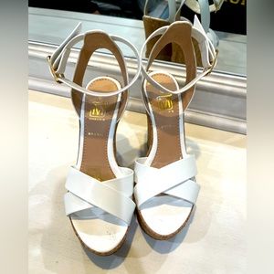 Maker's White Size 6 Crisscross Platform Wedges Sandals Shoe Cork